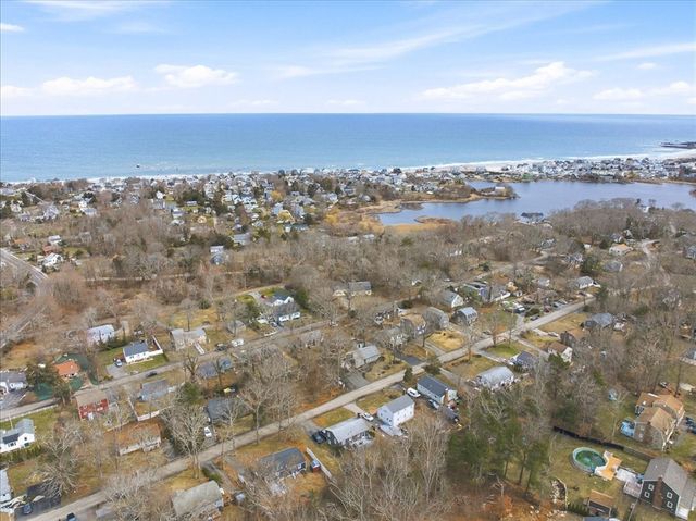 8 Cary Rd, Plymouth, MA 02360