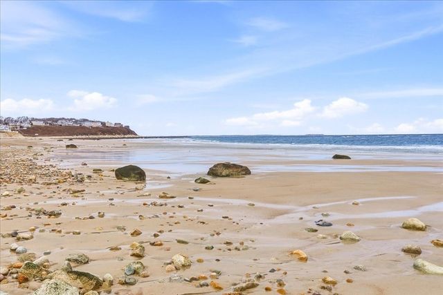 8 Cary Rd, Plymouth, MA 02360