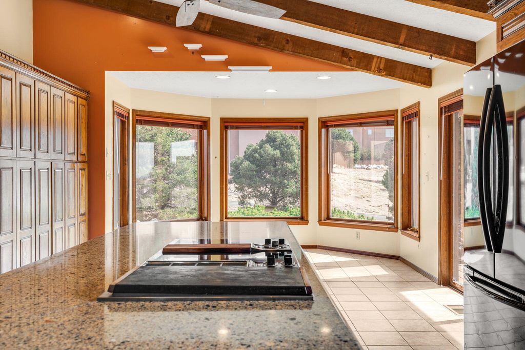 Image 13 of property listing at 1415 San Rafael Avenue NE, Albuquerque, NM 87122