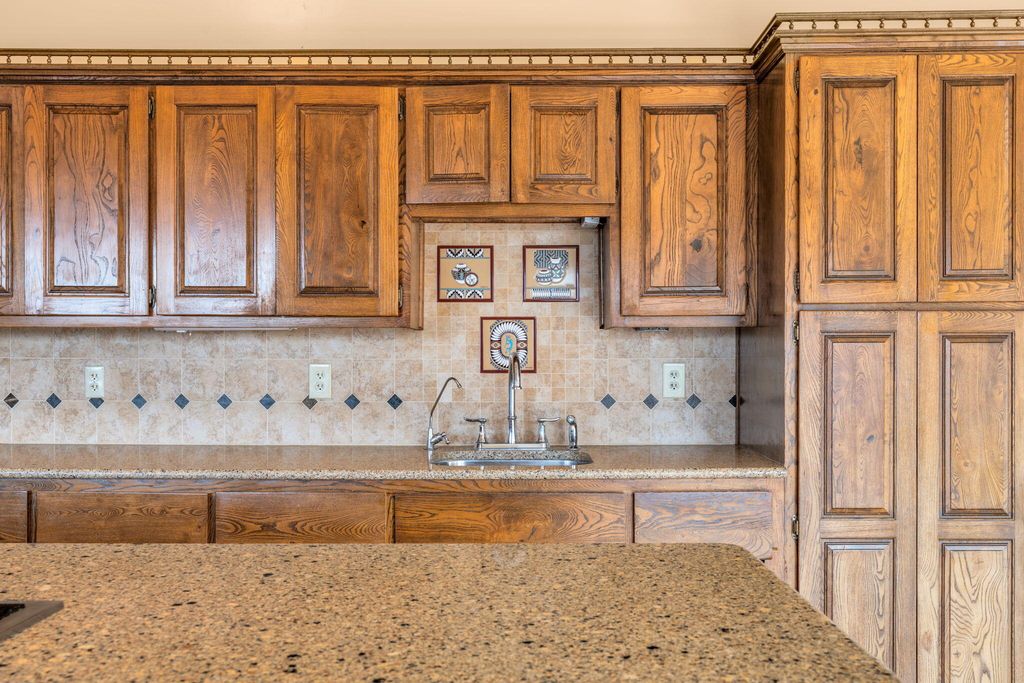 Image 15 of property listing at 1415 San Rafael Avenue NE, Albuquerque, NM 87122