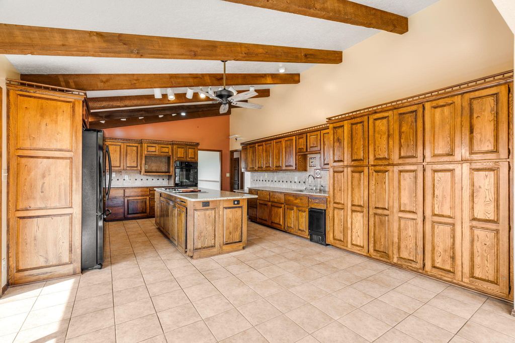 Image 16 of property listing at 1415 San Rafael Avenue NE, Albuquerque, NM 87122