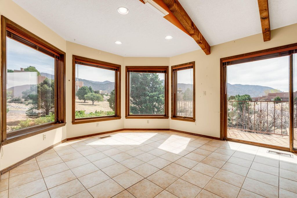 Image 18 of property listing at 1415 San Rafael Avenue NE, Albuquerque, NM 87122