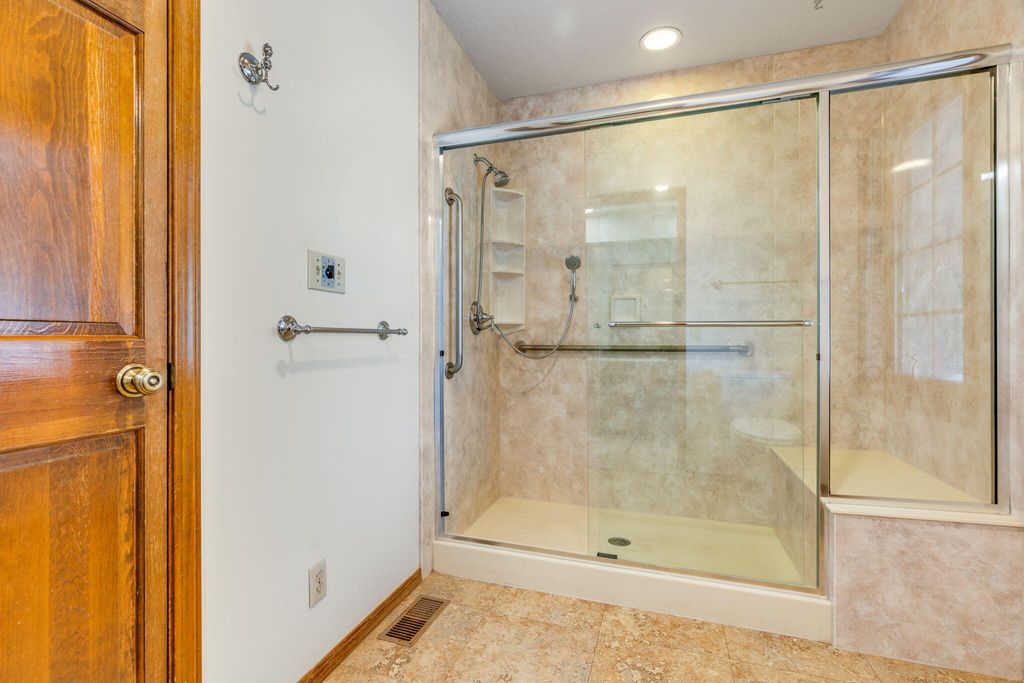 Image 26 of property listing at 1415 San Rafael Avenue NE, Albuquerque, NM 87122