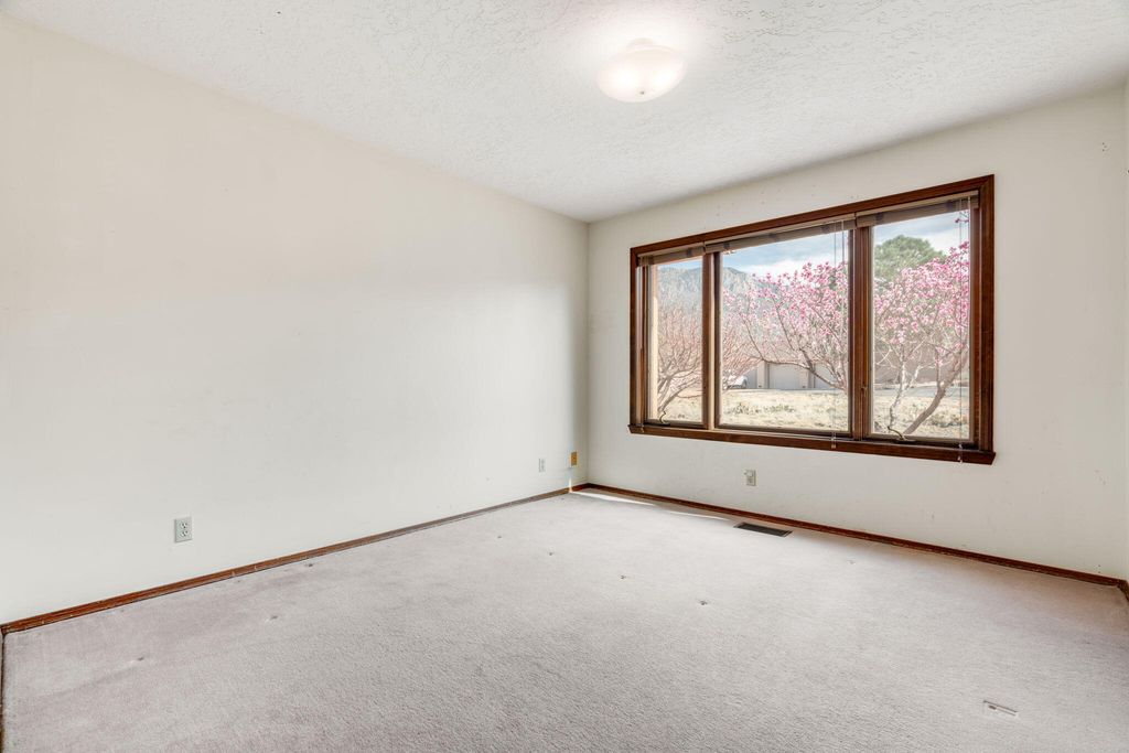 Image 30 of property listing at 1415 San Rafael Avenue NE, Albuquerque, NM 87122