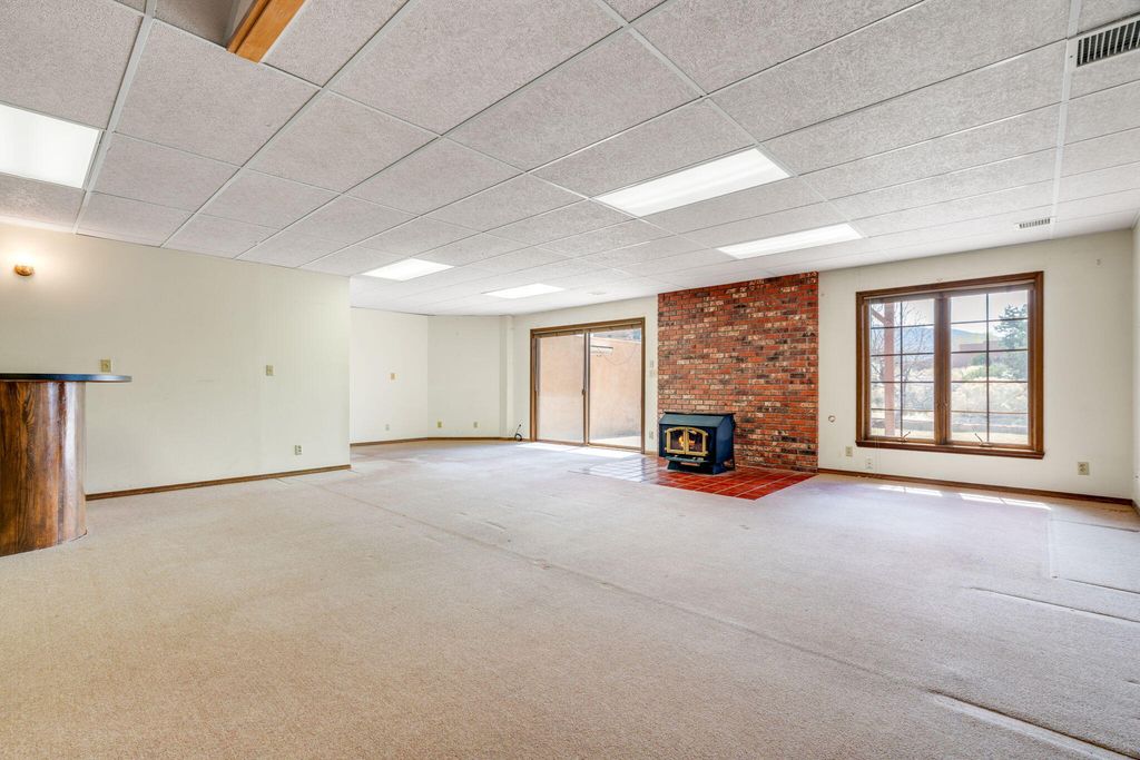 Image 34 of property listing at 1415 San Rafael Avenue NE, Albuquerque, NM 87122