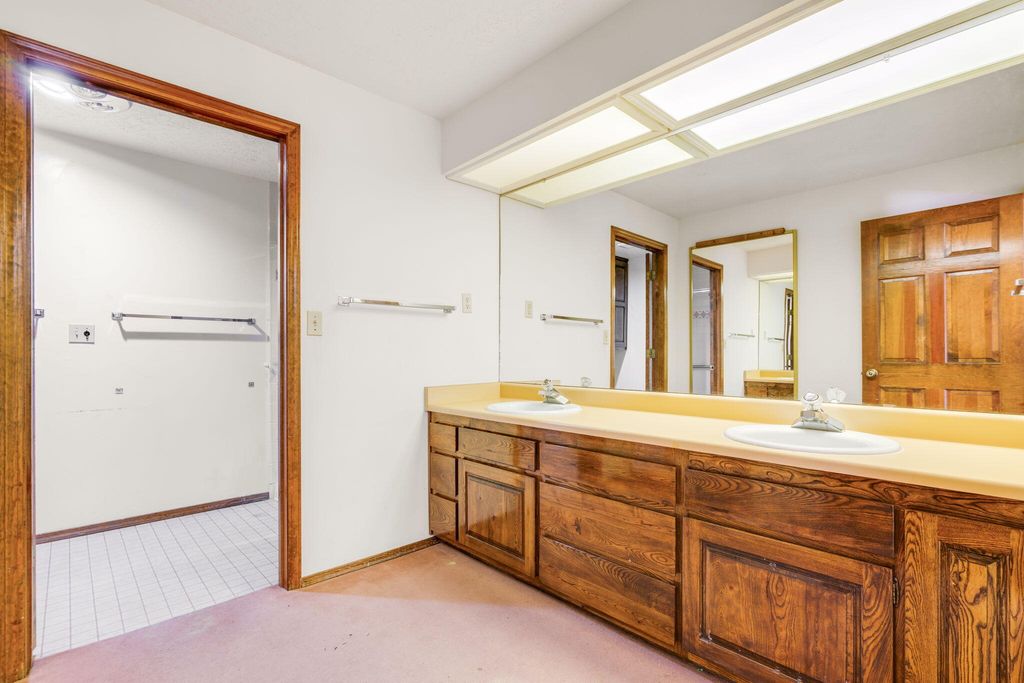 Image 40 of property listing at 1415 San Rafael Avenue NE, Albuquerque, NM 87122