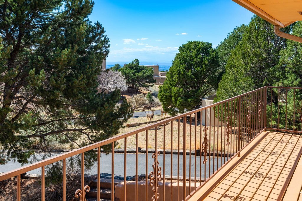 Image 49 of property listing at 1415 San Rafael Avenue NE, Albuquerque, NM 87122