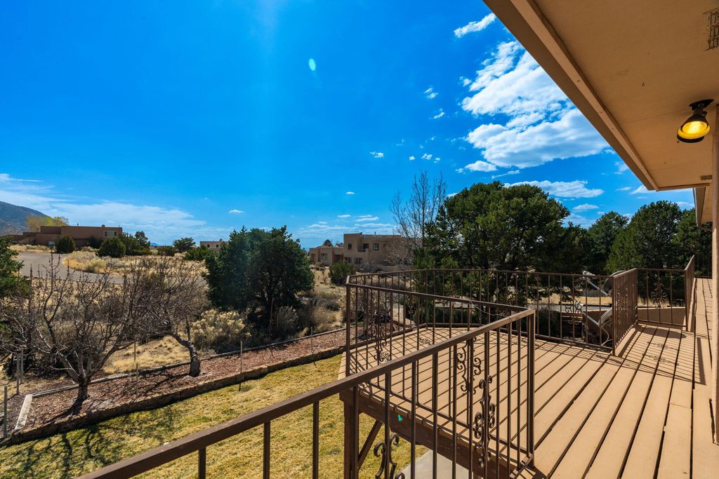 Image 52 of property listing at 1415 San Rafael Avenue NE, Albuquerque, NM 87122