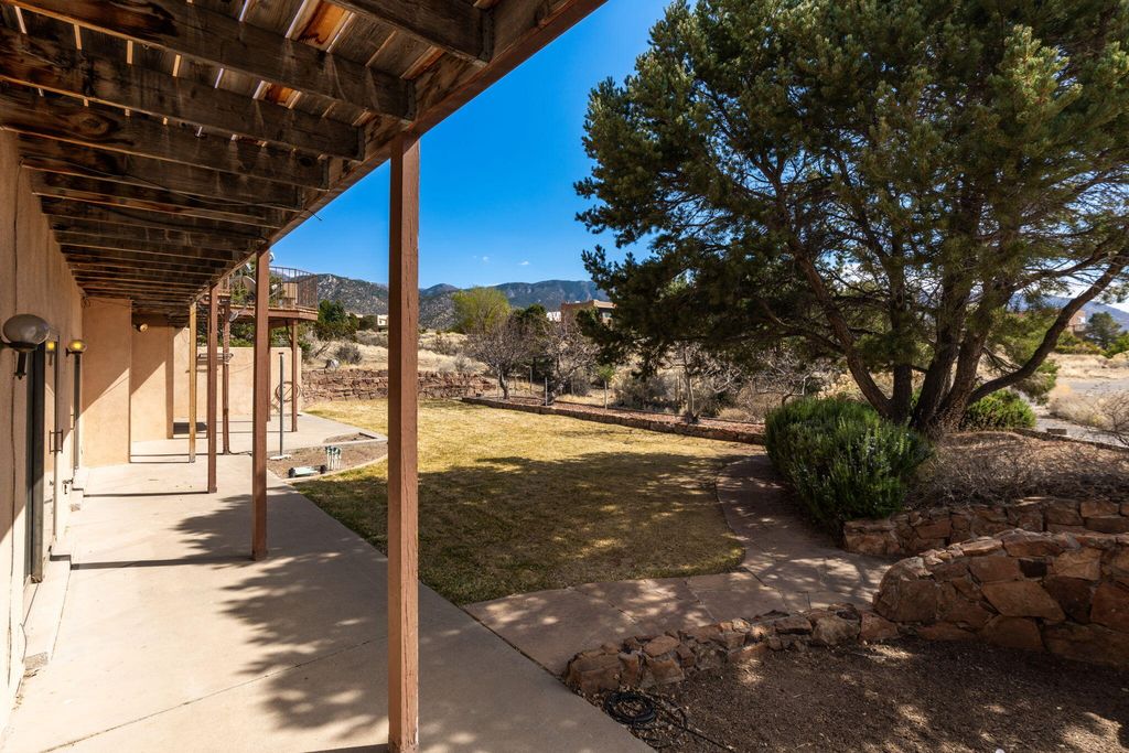 Image 55 of property listing at 1415 San Rafael Avenue NE, Albuquerque, NM 87122