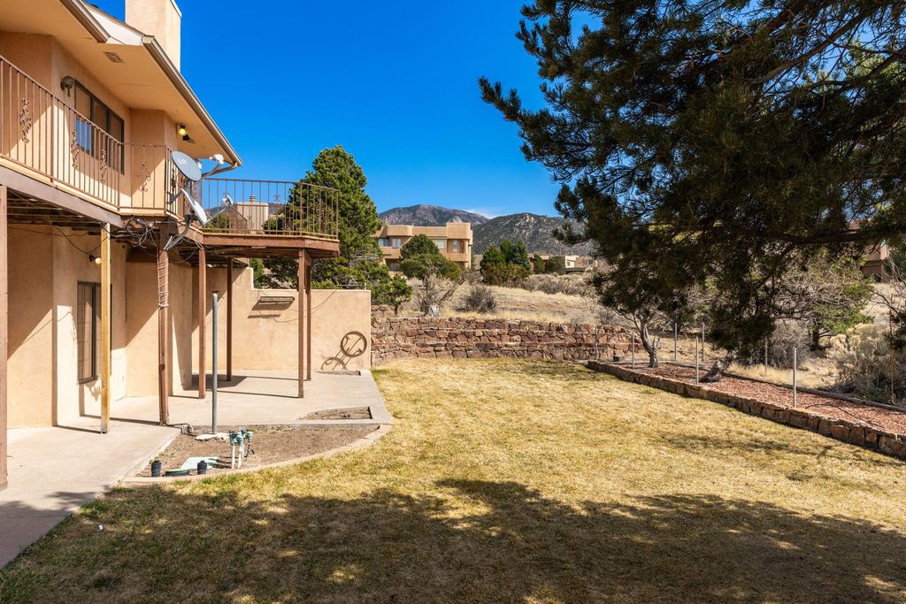 Image 56 of property listing at 1415 San Rafael Avenue NE, Albuquerque, NM 87122