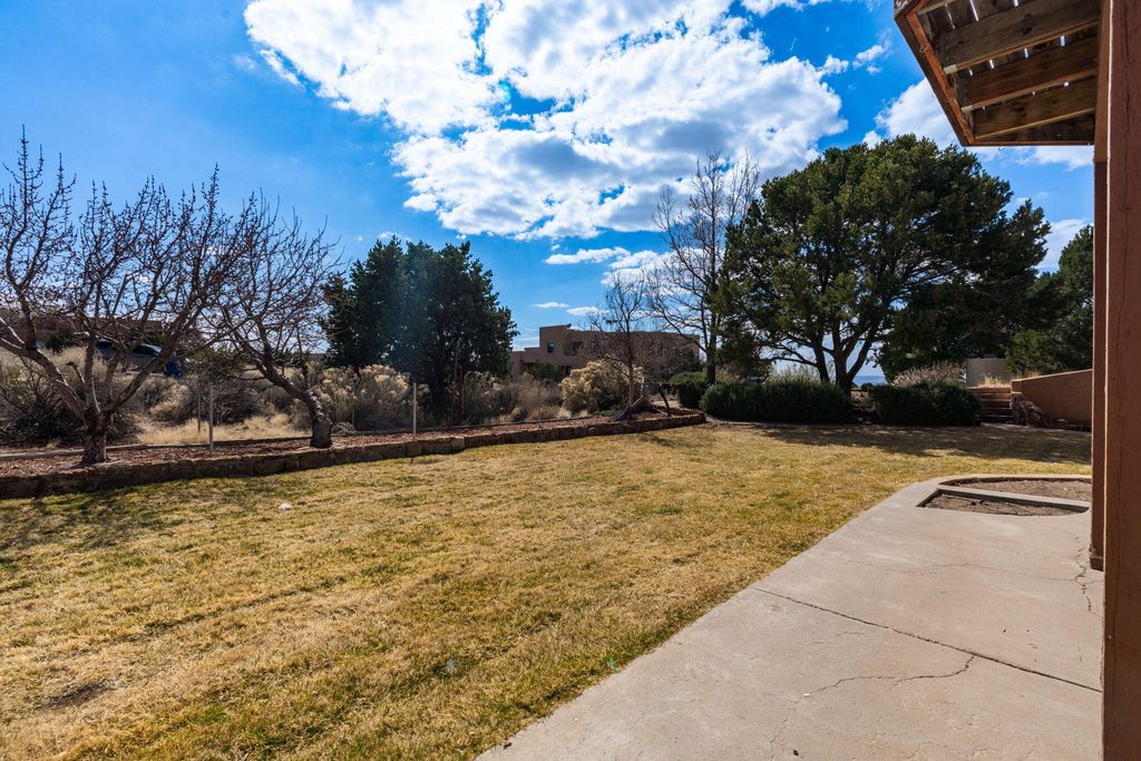 Image 57 of property listing at 1415 San Rafael Avenue NE, Albuquerque, NM 87122