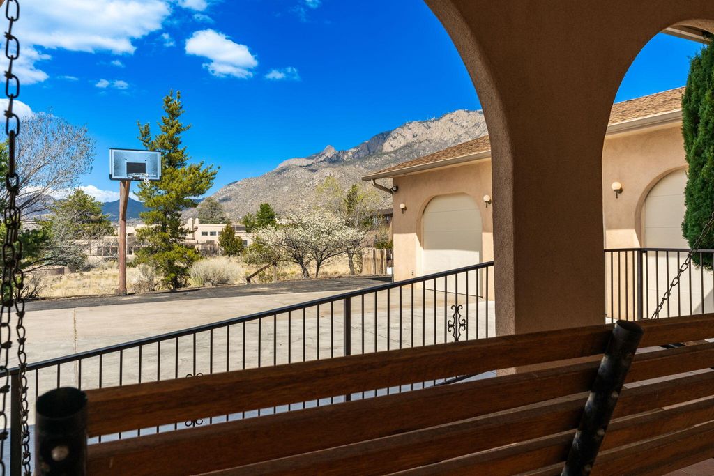 Image 60 of property listing at 1415 San Rafael Avenue NE, Albuquerque, NM 87122