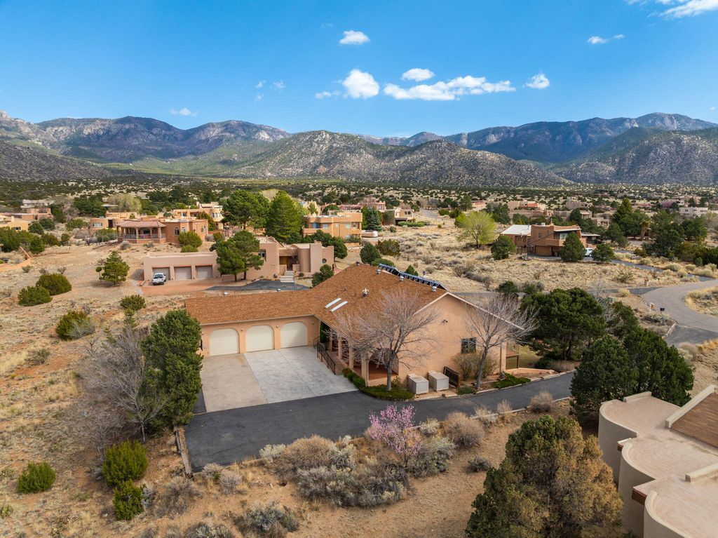 Image 65 of property listing at 1415 San Rafael Avenue NE, Albuquerque, NM 87122