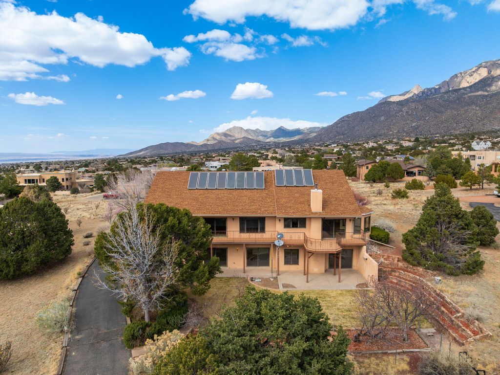 Image 68 of property listing at 1415 San Rafael Avenue NE, Albuquerque, NM 87122