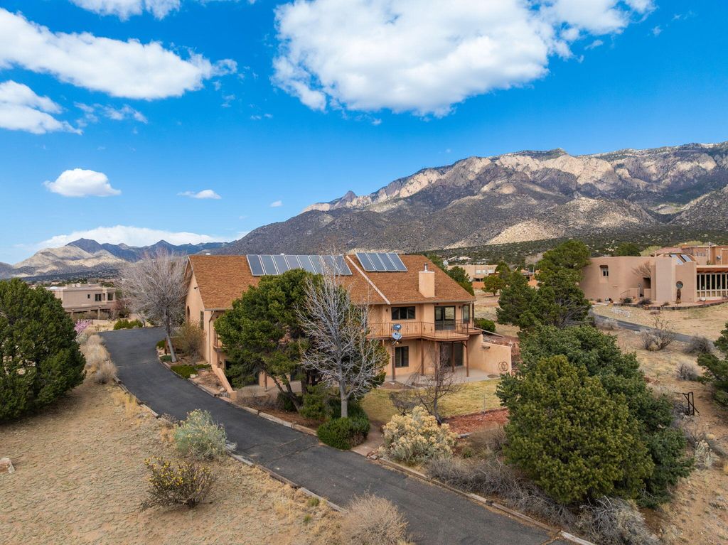 Image 69 of property listing at 1415 San Rafael Avenue NE, Albuquerque, NM 87122