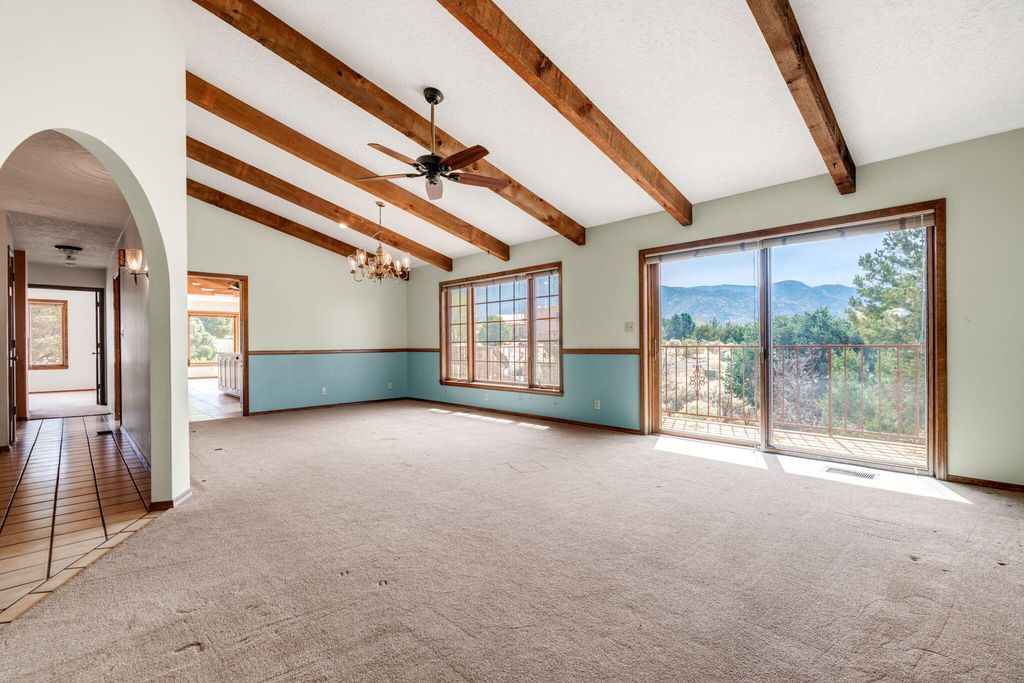 Image 9 of property listing at 1415 San Rafael Avenue NE, Albuquerque, NM 87122