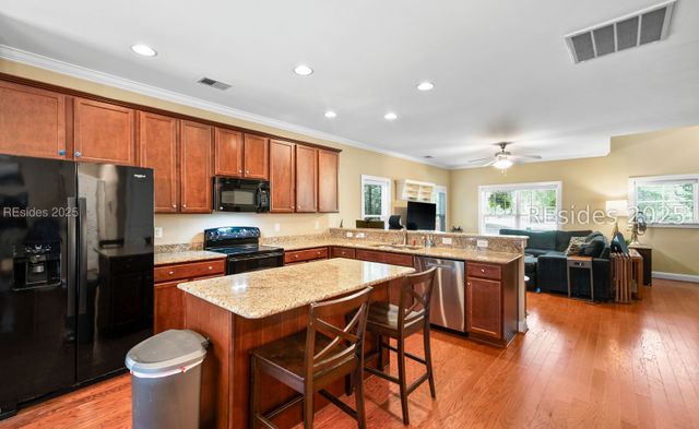 37 Gadwall Dr W, Beaufort, SC 29907