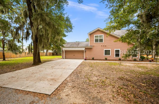 37 Gadwall Dr W, Beaufort, SC 29907