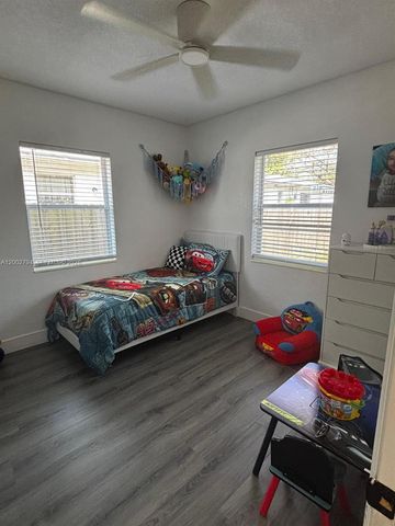 716 NW 15th Way, Fort Lauderdale, FL 33311