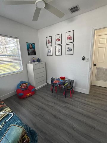 716 NW 15th Way, Fort Lauderdale, FL 33311