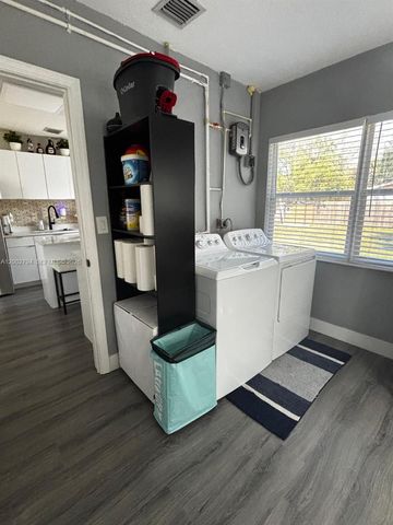 716 NW 15th Way, Fort Lauderdale, FL 33311