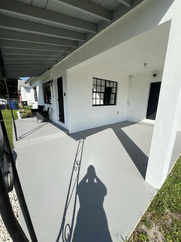 716 NW 15th Way, Fort Lauderdale, FL 33311