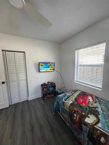 716 NW 15th Way, Fort Lauderdale, FL 33311