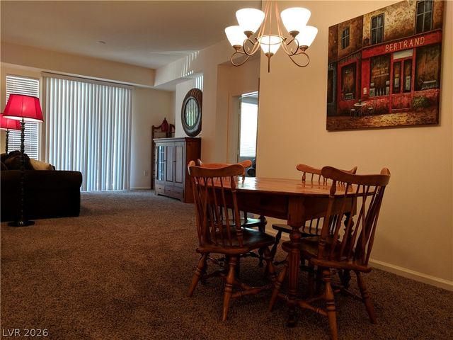 39 East AGATE Avenue 206, Las Vegas, NV 89123