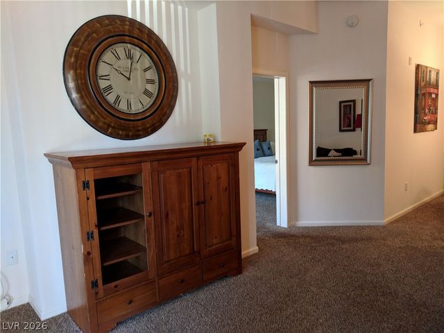 39 East AGATE Avenue 206, Las Vegas, NV 89123
