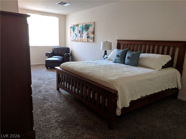 39 East AGATE Avenue 206, Las Vegas, NV 89123