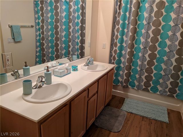 39 East AGATE Avenue 206, Las Vegas, NV 89123