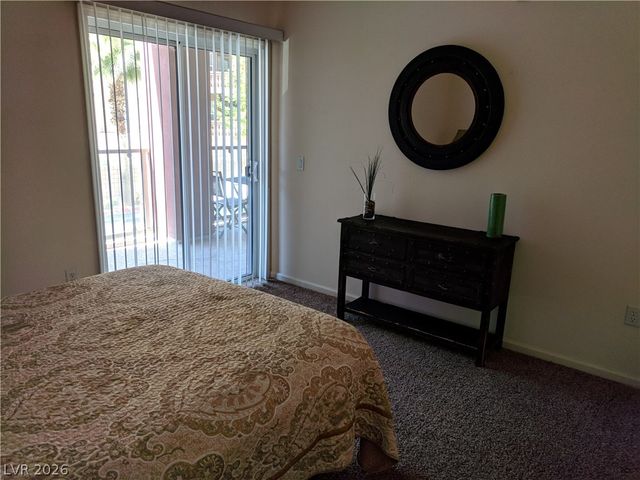 39 East AGATE Avenue 206, Las Vegas, NV 89123