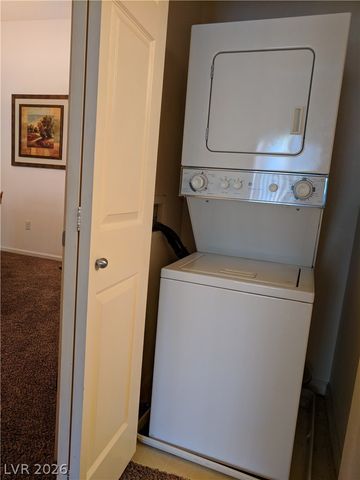 39 East AGATE Avenue 206, Las Vegas, NV 89123
