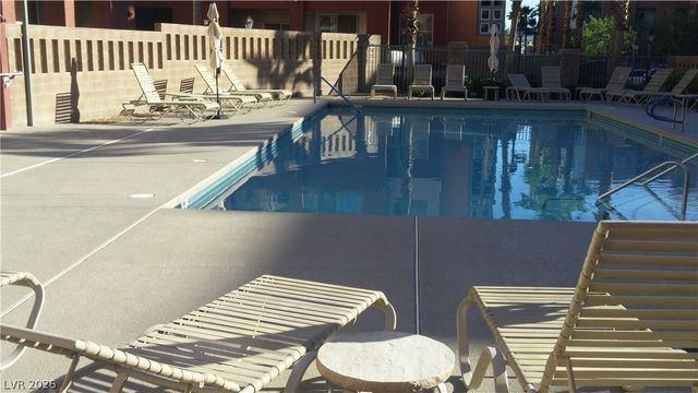 39 East AGATE Avenue 206, Las Vegas, NV 89123
