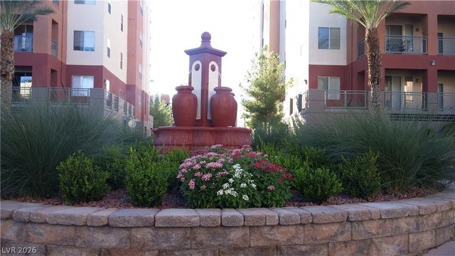 39 East AGATE Avenue 206, Las Vegas, NV 89123