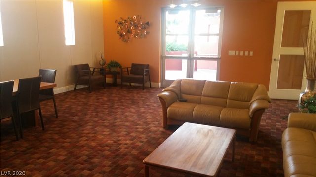 39 East AGATE Avenue 206, Las Vegas, NV 89123