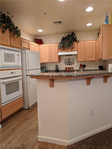39 East AGATE Avenue 206, Las Vegas, NV 89123