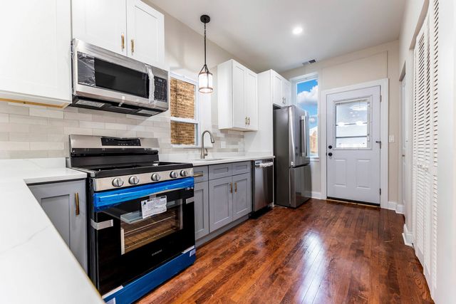 18 S Austin Boulevard 1, Oak Park, IL 60304