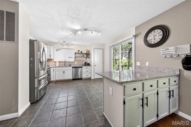 280 Wynstay Avenue, Valley Park, MO 63088