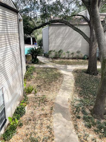 9707 Richmond Avenue 28, Houston, TX 77042