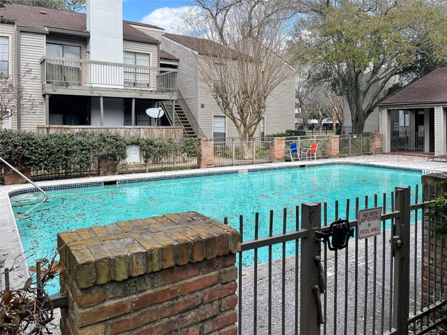 9707 Richmond Avenue 28, Houston, TX 77042