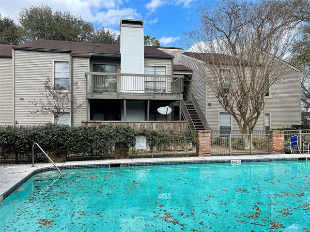 9707 Richmond Avenue 28, Houston, TX 77042