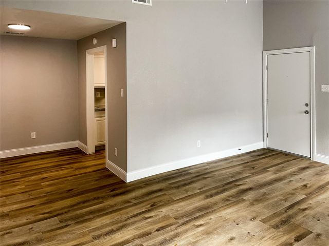 9707 Richmond Avenue 28, Houston, TX 77042