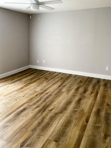 9707 Richmond Avenue 28, Houston, TX 77042