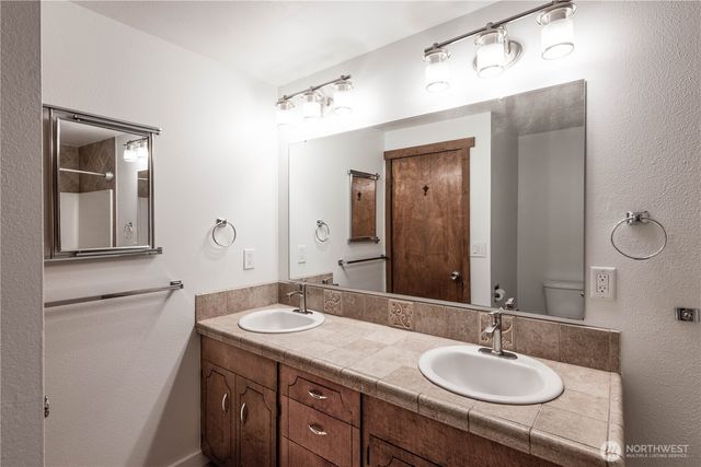 7102 48th Avenue E, Tacoma, WA 98443