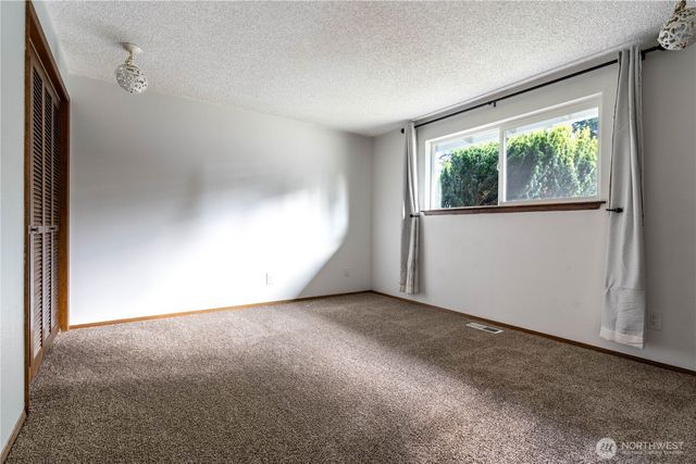 7102 48th Avenue E, Tacoma, WA 98443