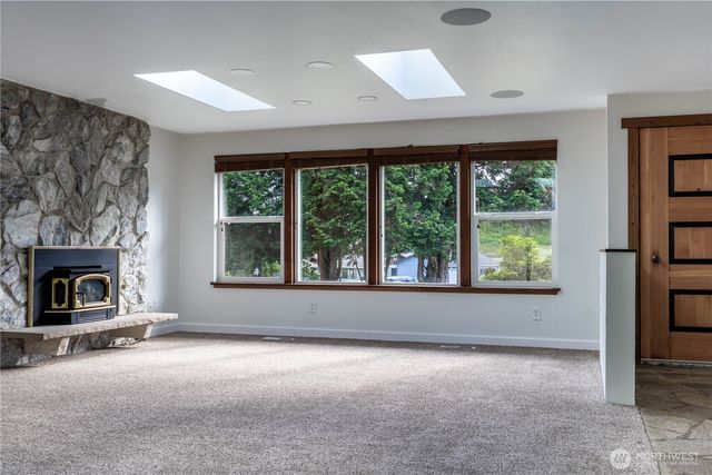 7102 48th Avenue E, Tacoma, WA 98443