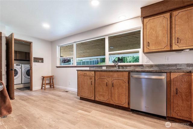 7102 48th Avenue E, Tacoma, WA 98443