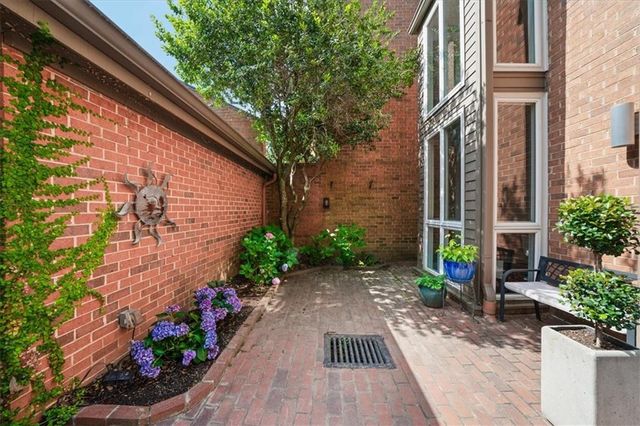 3 Willow Glen, Atlanta, GA 30342