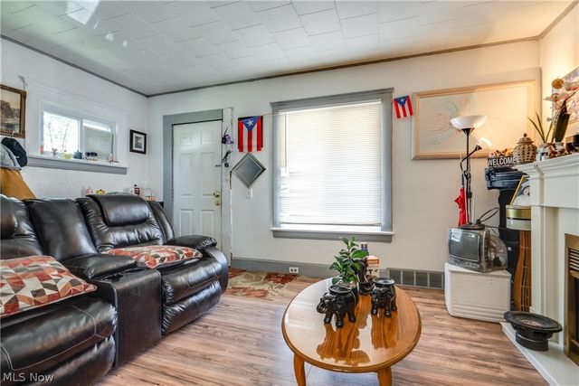 7800 Guthrie Avenue, Cleveland, OH 44102